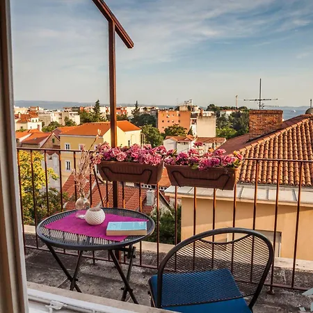 Janjis Apartment
